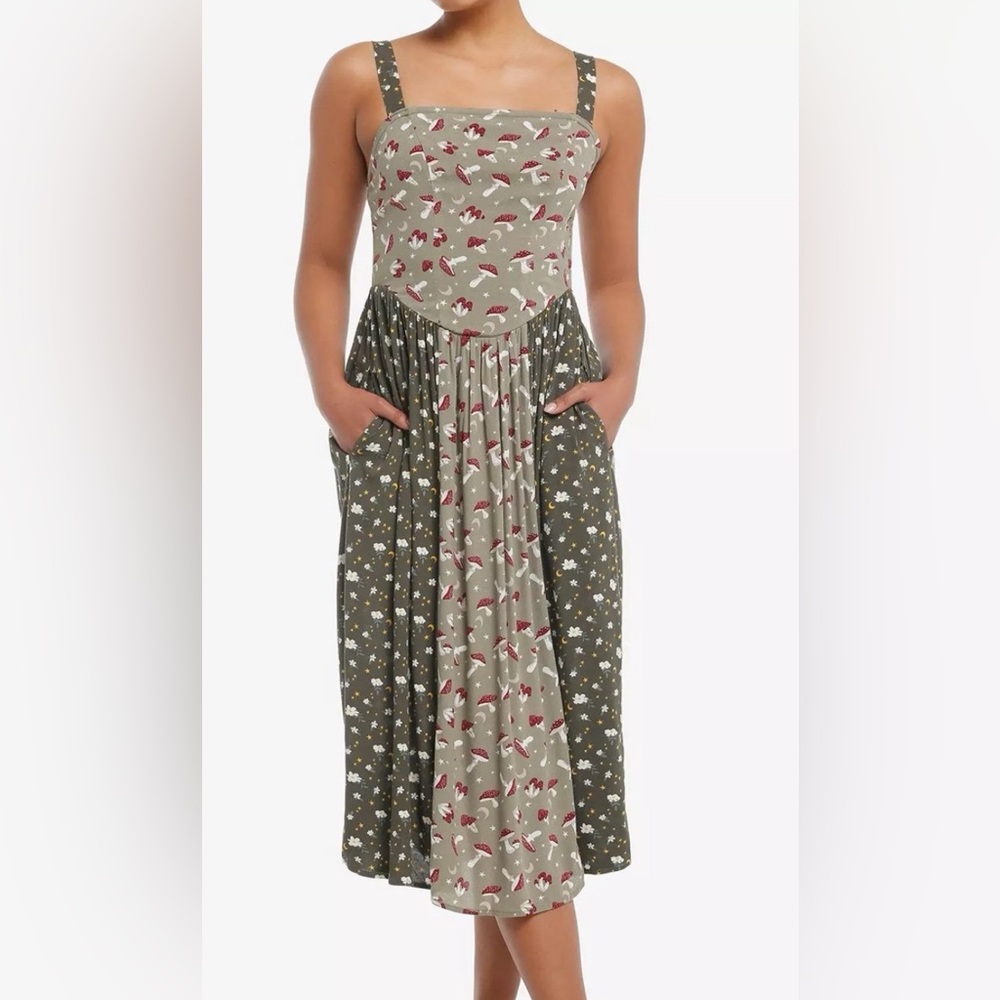 Thorn & Fable green mushroom floral whimsigoth midi dress Women’s sz M